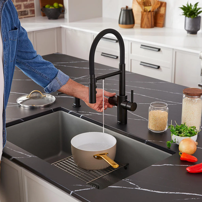 KITCHEN & LAUNDRY