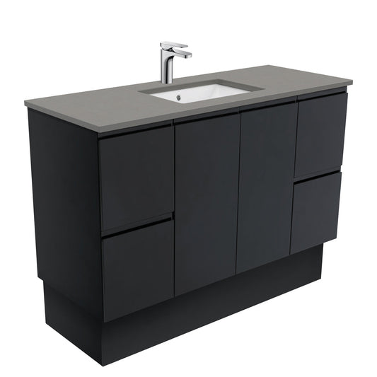 SARAH DOVE GREY 1200 Fingerpull Matte Black Cab on Kick 1TH