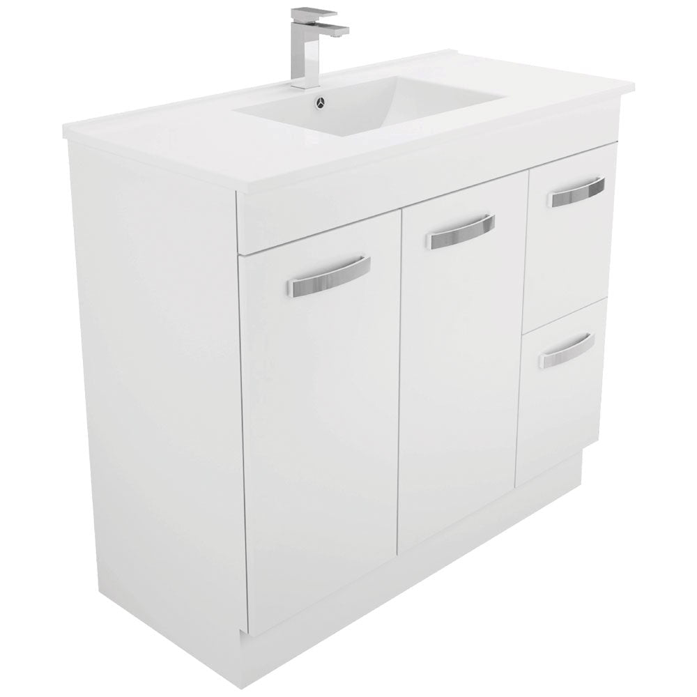 DOLCE Ceramic 1000 UNICAB On Kick Solid Doors Right Hand 1TH