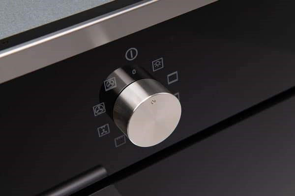90cm x 60cm, Black Giant Oven 9 x Multifunction Programmable Touch LED Clock timer, Large 109ltr gross capacity , 1 x telescopic runner